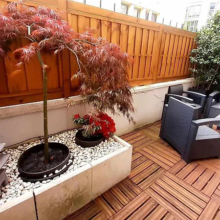 Apartment Superbe Avec Terrasse Courbevoie
